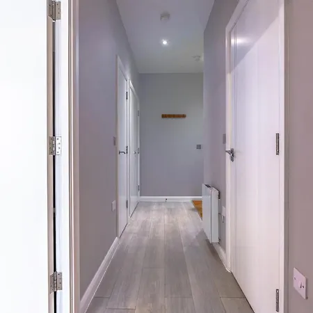 Apartamento Garden View Serviced Flat By Castle Park, Lift Bristol