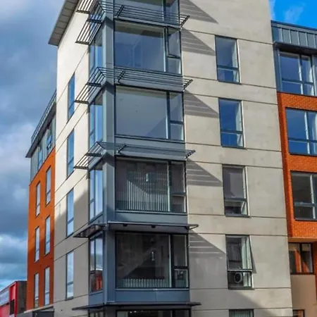 Apartment Garden View Serviced Flat Near Castle Park