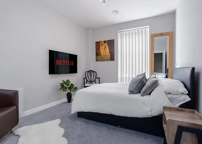 Garden View Serviced Flat Near Castle Park Bristol