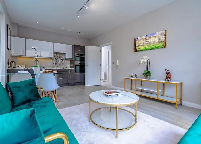 Апартаменты Garden View Serviced Flat By Castle Park, Lift *